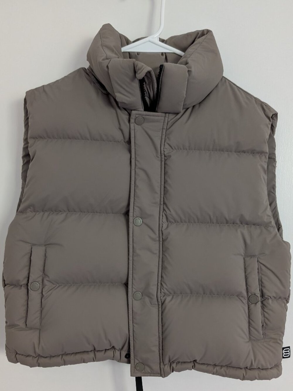 Aritzia Super Puff Cropped Vest Jacket